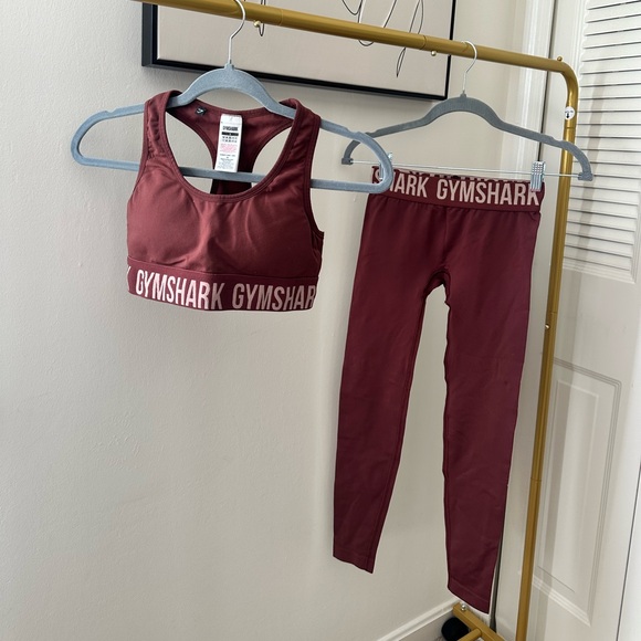 Gymshark Workout Set - Picture 1 of 8